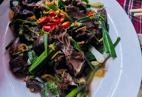 bo-cau-xao-hanh-ram